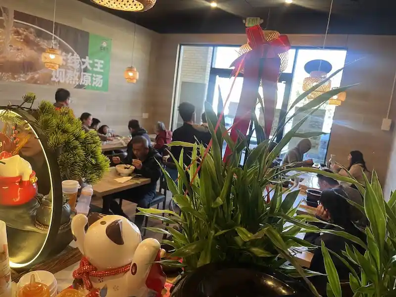 Meet Rice Noodle 蒙自源米线大王c